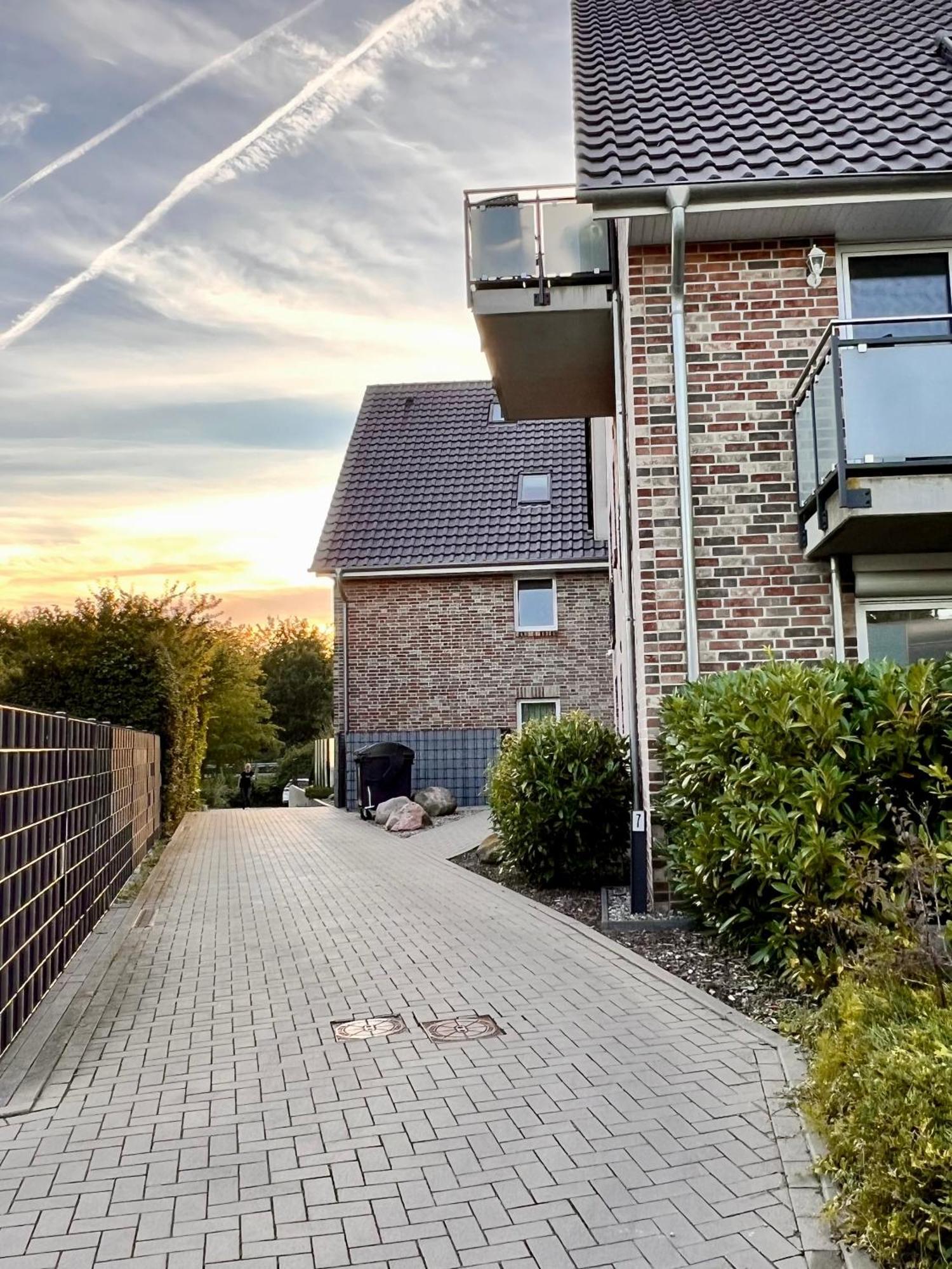 Kleine Auszeit -- Inklusive Parkplatz & Wifi, Geschirrspueler, Waschmaschine & Terrasse Mit Strandkorb -- Perfekt Fuer Urlaub & Business * Scharbeutz
