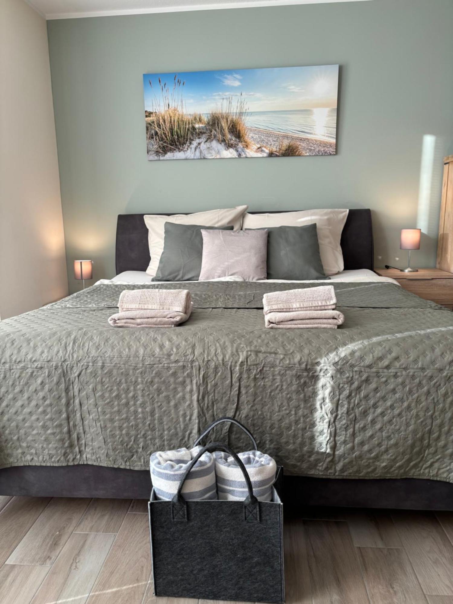 Kleine Auszeit -- Inklusive Parkplatz & Wifi, Geschirrspueler, Waschmaschine & Terrasse Mit Strandkorb -- Perfekt Fuer Urlaub & Business * Scharbeutz