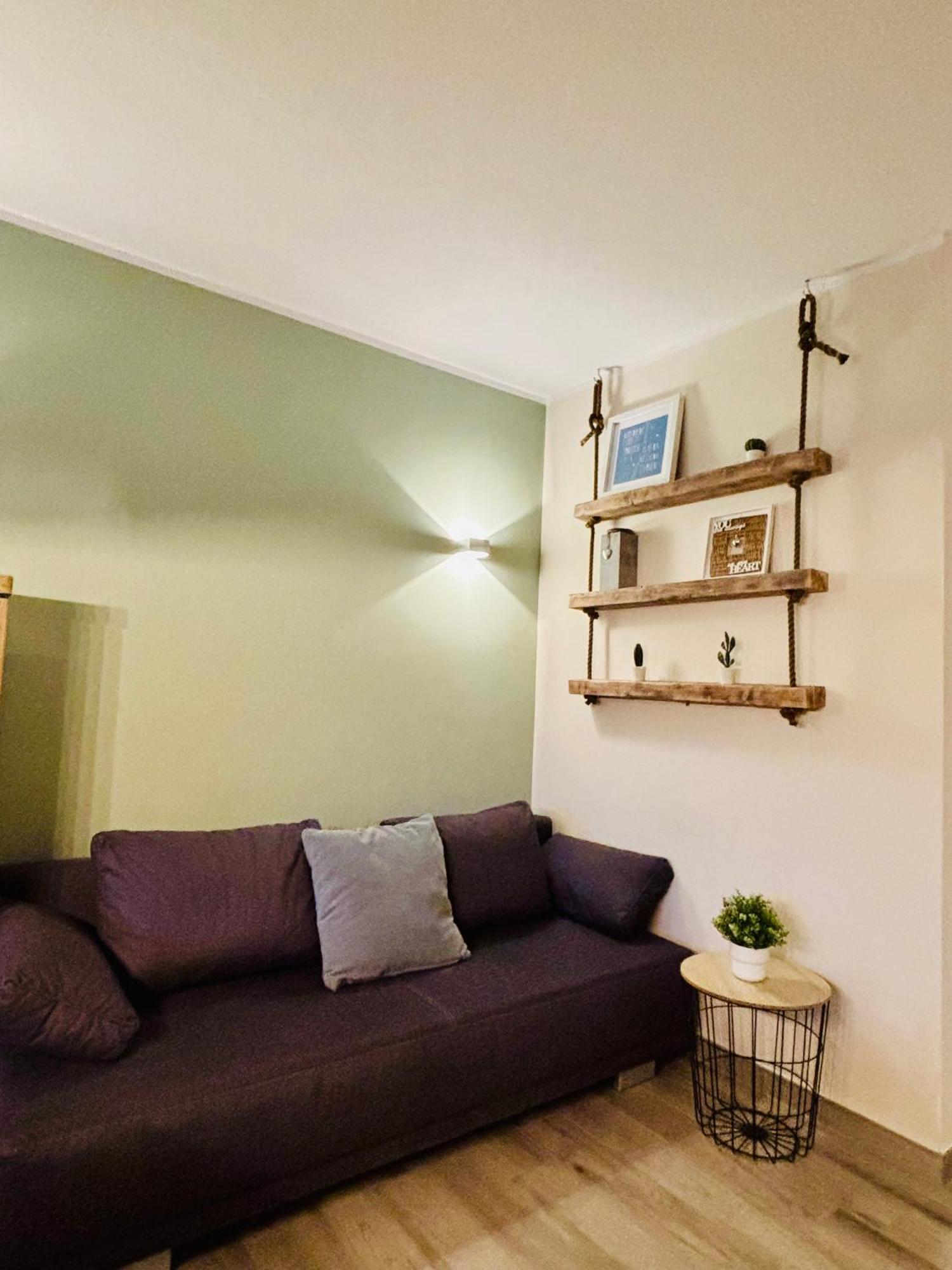 Apartment Kleine Auszeit -- Inklusive Parkplatz & Wifi, Geschirrspueler, Waschmaschine & Terrasse Mit Strandkorb -- Perfekt Fuer Urlaub & Business *